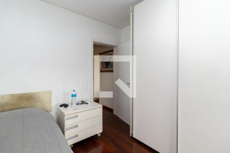 Apartamento à venda com 291m², 4 quartos e 4 vagas Apartamento à venda com 291m², 4 quartos e 4 vagasSuíte 2