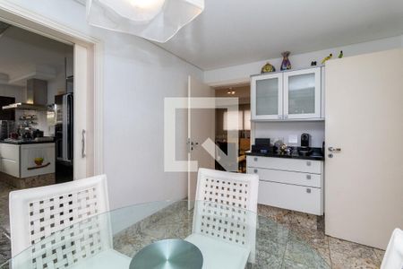 Apartamento à venda com 291m², 4 quartos e 4 vagas Apartamento à venda com 291m², 4 quartos e 4 vagasCopa