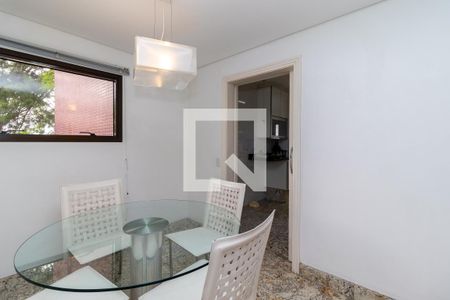 Apartamento à venda com 291m², 4 quartos e 4 vagas Apartamento à venda com 291m², 4 quartos e 4 vagasCopa