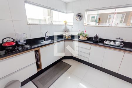 Casa à venda com 360m², 3 quartos e 2 vagas Casa à venda com 360m², 3 quartos e 2 vagasArmário