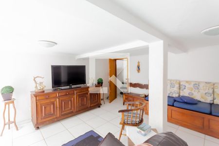 Casa à venda com 360m², 3 quartos e 2 vagas Casa à venda com 360m², 3 quartos e 2 vagasÁrea Gourmet