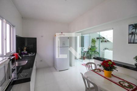 Casa à venda com 320m², 4 quartos e 2 vagas Casa à venda com 320m², 4 quartos e 2 vagasCozinha