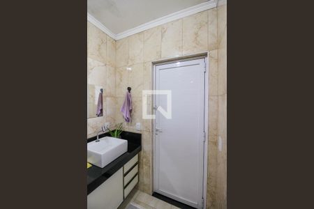 Casa à venda com 320m², 4 quartos e 2 vagas Casa à venda com 320m², 4 quartos e 2 vagasBanheiro