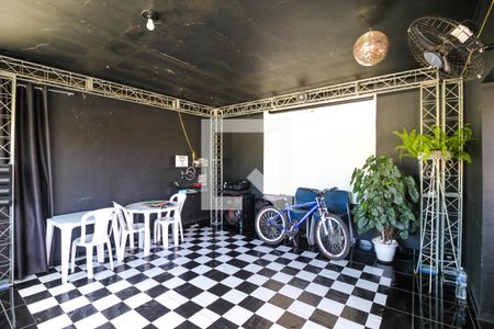 Casa à venda com 320m², 4 quartos e 2 vagas Casa à venda com 320m², 4 quartos e 2 vagasSalão de Festas