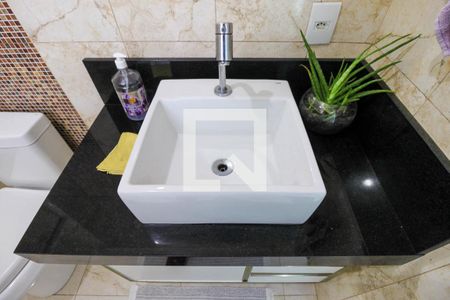 Casa à venda com 320m², 4 quartos e 2 vagas Casa à venda com 320m², 4 quartos e 2 vagasBanheiro