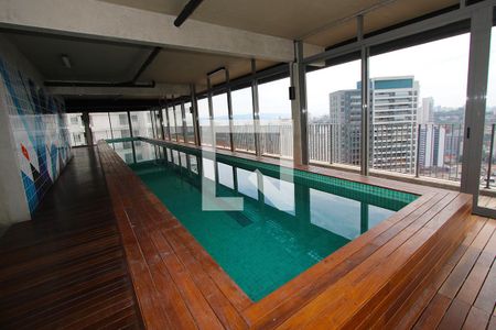 Studio à venda com 26m², 1 quarto e sem vaga Studio à venda com 26m², 1 quarto e sem vagaÁrea Comum - Piscina
