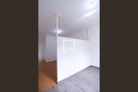 Corredor Cozinha/Quarto de casa para alugar com 1 quarto, 35m² em Vila Universitaria, São Paulo