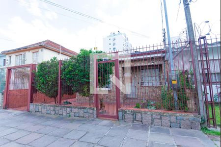 Casa à venda com 280m², 4 quartos e 8 vagasFachada
