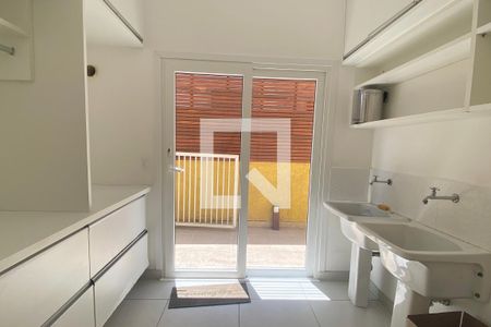 Casa de condomínio à venda com 450m², 4 quartos e 4 vagasÁrea de Serviço