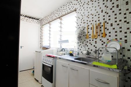 Apartamento à venda com 80m², 3 quartos e 1 vaga Apartamento à venda com 80m², 3 quartos e 1 vagaCozinha e Área de Serviço