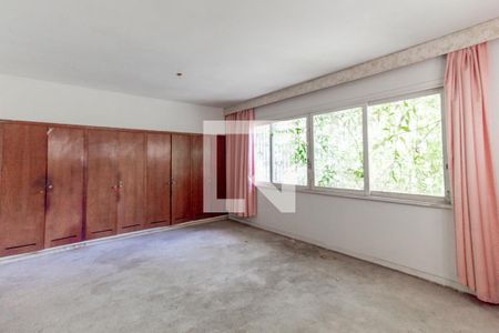 Casa à venda com 407m², 5 quartos e 4 vagas Casa à venda com 407m², 5 quartos e 4 vagasSuíte master