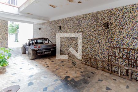 Casa à venda com 407m², 5 quartos e 4 vagas Casa à venda com 407m², 5 quartos e 4 vagasGaragem