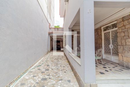 Casa à venda com 407m², 5 quartos e 4 vagas Casa à venda com 407m², 5 quartos e 4 vagasGaragem