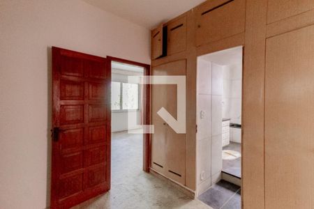 Casa à venda com 407m², 5 quartos e 4 vagas Casa à venda com 407m², 5 quartos e 4 vagasCloset da suíte