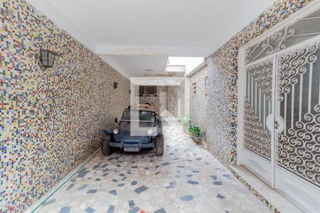 Casa à venda com 407m², 5 quartos e 4 vagas Casa à venda com 407m², 5 quartos e 4 vagasGaragem