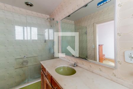 Casa à venda com 407m², 5 quartos e 4 vagas Casa à venda com 407m², 5 quartos e 4 vagasBanheiro Social