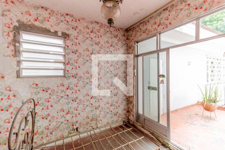 Casa à venda com 407m², 5 quartos e 4 vagas Casa à venda com 407m², 5 quartos e 4 vagasQuarto 3 - Anexo