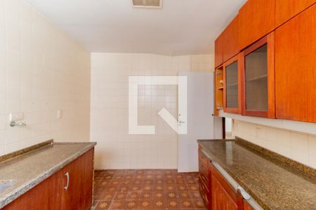 Casa à venda com 407m², 5 quartos e 4 vagas Casa à venda com 407m², 5 quartos e 4 vagasCozinha