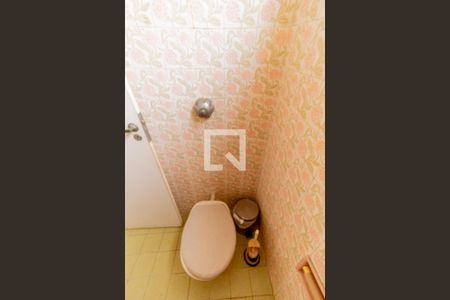 Casa à venda com 407m², 5 quartos e 4 vagas Casa à venda com 407m², 5 quartos e 4 vagasLavabo - Piso 1