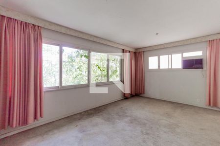 Casa à venda com 407m², 5 quartos e 4 vagas Casa à venda com 407m², 5 quartos e 4 vagasSuíte master