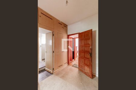 Casa à venda com 407m², 5 quartos e 4 vagas Casa à venda com 407m², 5 quartos e 4 vagasCloset da suíte