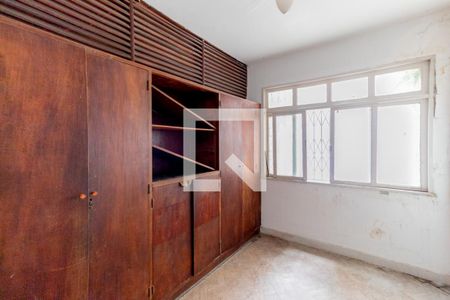 Casa à venda com 407m², 5 quartos e 4 vagas Casa à venda com 407m², 5 quartos e 4 vagasQuarto 1