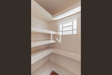 Casa à venda com 407m², 5 quartos e 4 vagas Casa à venda com 407m², 5 quartos e 4 vagasDespensa