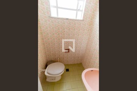 Casa à venda com 407m², 5 quartos e 4 vagas Casa à venda com 407m², 5 quartos e 4 vagasLavabo - Piso 1