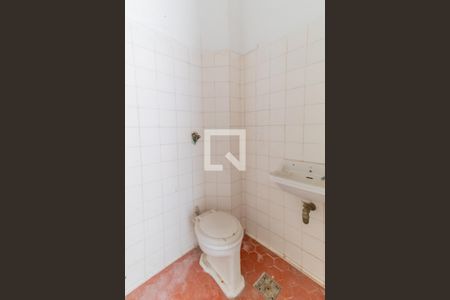 Casa à venda com 407m², 5 quartos e 4 vagas Casa à venda com 407m², 5 quartos e 4 vagasBanheiro de serviço