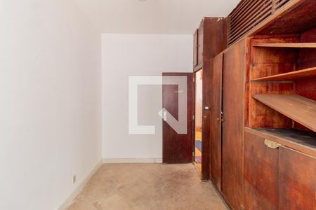 Casa à venda com 407m², 5 quartos e 4 vagas Casa à venda com 407m², 5 quartos e 4 vagasQuarto 1