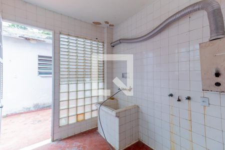 Casa à venda com 407m², 5 quartos e 4 vagas Casa à venda com 407m², 5 quartos e 4 vagasLavanderia
