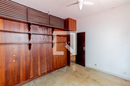 Casa à venda com 407m², 5 quartos e 4 vagas Casa à venda com 407m², 5 quartos e 4 vagasQuarto 2