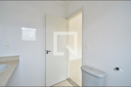 Casa à venda com 130m², 3 quartos e 2 vagasBanheiro da Suíte