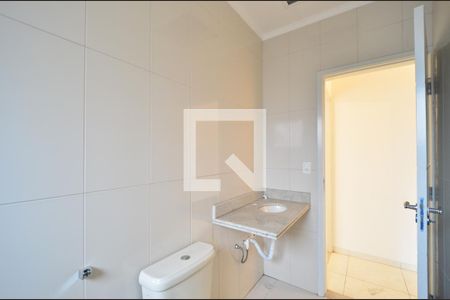 Casa à venda com 130m², 3 quartos e 2 vagasBanheiro Social