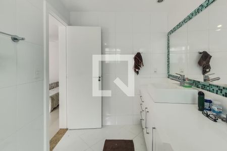 Casa à venda com 360m², 4 quartos e 4 vagasBanheiro Quarto 1 - Suíte