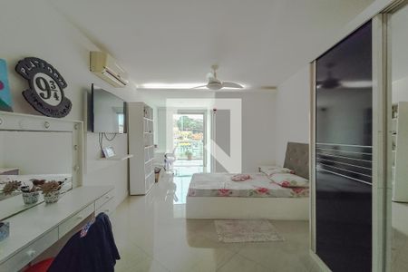 Casa à venda com 360m², 4 quartos e 4 vagasQuarto 2 - Suíte