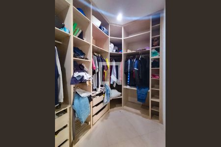 Casa à venda com 360m², 4 quartos e 4 vagasCloset da suíte 1