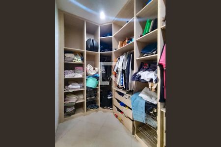 Casa à venda com 360m², 4 quartos e 4 vagasCloset da suíte 1