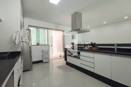 Casa à venda com 360m², 4 quartos e 4 vagasCozinha