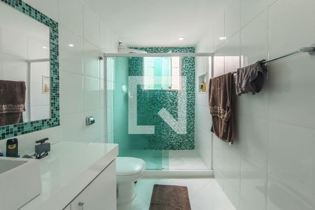 Casa à venda com 360m², 4 quartos e 4 vagasBanheiro Quarto 1 - Suíte