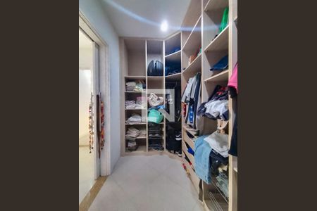 Casa à venda com 360m², 4 quartos e 4 vagasCloset da suíte 1