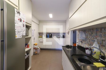 Apartamento à venda com 143m², 3 quartos e 2 vagas Apartamento à venda com 143m², 3 quartos e 2 vagasCozinha