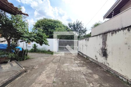 Casa à venda com 200m², 3 quartos e 8 vagas Casa à venda com 200m², 3 quartos e 8 vagasGaragem