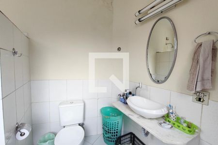 Casa à venda com 200m², 3 quartos e 8 vagas Casa à venda com 200m², 3 quartos e 8 vagasBanheiro suíte 2