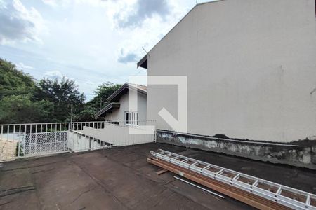 Casa à venda com 200m², 3 quartos e 8 vagas Casa à venda com 200m², 3 quartos e 8 vagasTerraço