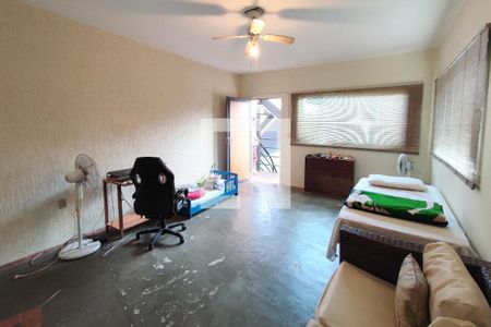 Casa à venda com 200m², 3 quartos e 8 vagas Casa à venda com 200m², 3 quartos e 8 vagasQuarto suíte 2