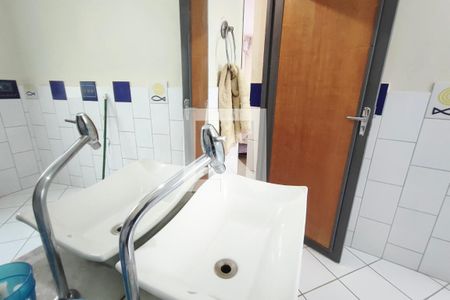 Casa à venda com 200m², 3 quartos e 8 vagas Casa à venda com 200m², 3 quartos e 8 vagasBanheiro suíte 1