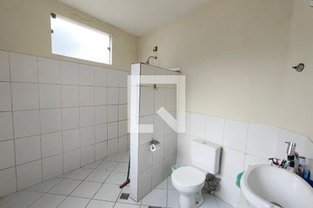Casa à venda com 200m², 3 quartos e 8 vagas Casa à venda com 200m², 3 quartos e 8 vagasBanheiro suíte 2