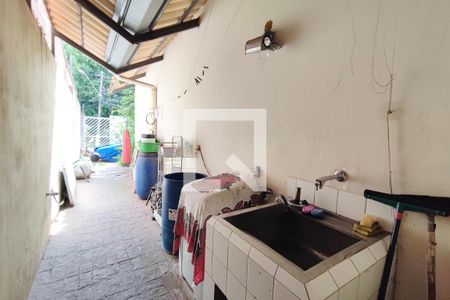 Casa à venda com 200m², 3 quartos e 8 vagas Casa à venda com 200m², 3 quartos e 8 vagasÁrea de Serviço