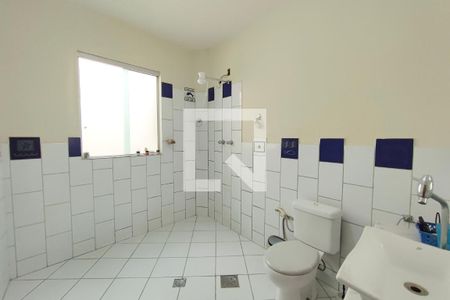 Casa à venda com 200m², 3 quartos e 8 vagas Casa à venda com 200m², 3 quartos e 8 vagasBanheiro suíte 1